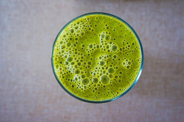 green smoothie in a glass