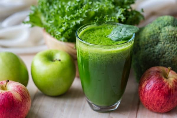 green fruit and vegetable smoothie